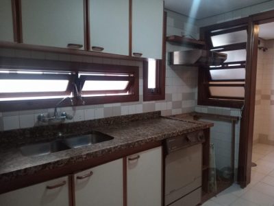 Apartamento à venda com 152m², 3 quartos, 1 suíte, 2 vagas no bairro Menino Deus em Porto Alegre - Foto 7