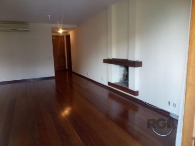 Apartamento à venda com 152m², 3 quartos, 1 suíte, 2 vagas no bairro Menino Deus em Porto Alegre - Foto 2