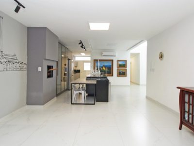 Casa à venda com 250m², 3 quartos, 1 suíte, 2 vagas no bairro Chácara das Pedras em Porto Alegre - Foto 28