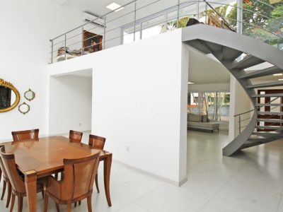 Casa à venda com 250m², 3 quartos, 1 suíte, 2 vagas no bairro Chácara das Pedras em Porto Alegre - Foto 11