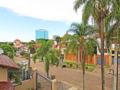 Casa à venda com 250m², 3 quartos, 1 suíte, 2 vagas no bairro Chácara das Pedras em Porto Alegre - Foto 49