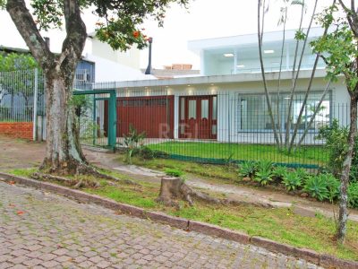 Casa à venda com 250m², 3 quartos, 1 suíte, 2 vagas no bairro Chácara das Pedras em Porto Alegre - Foto 3