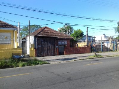 Casa à venda com 75m², 3 quartos, 2 vagas no bairro Partenon em Porto Alegre - Foto 2