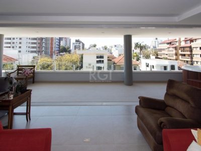 Apartamento à venda com 230m², 3 quartos, 3 suítes, 2 vagas no bairro Menino Deus em Porto Alegre - Foto 12