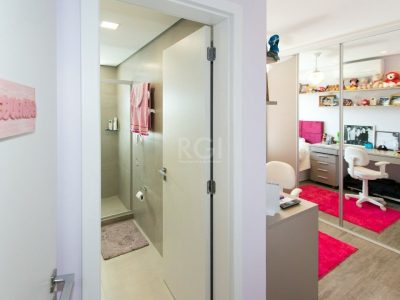 Apartamento à venda com 230m², 3 quartos, 3 suítes, 2 vagas no bairro Menino Deus em Porto Alegre - Foto 18