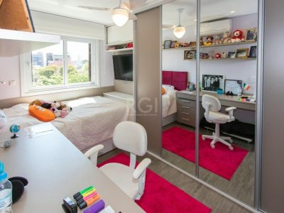 Apartamento à venda com 230m², 3 quartos, 3 suítes, 2 vagas no bairro Menino Deus em Porto Alegre - Foto 20