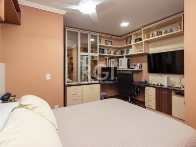 Casa à venda com 304m², 4 quartos, 2 suítes, 3 vagas no bairro Jardim Lindóia em Porto Alegre - Foto 27