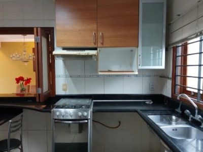 Casa à venda com 255m², 3 quartos, 1 suíte, 3 vagas no bairro Vila Ipiranga em Porto Alegre - Foto 7