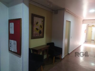 Apartamento à venda com 68m², 2 quartos, 1 vaga no bairro Partenon em Porto Alegre - Foto 3