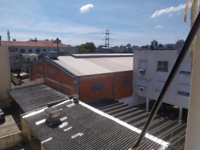 Apartamento à venda com 68m², 2 quartos, 1 vaga no bairro Partenon em Porto Alegre - Foto 9