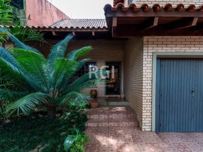 Casa à venda com 420m², 3 quartos, 1 suíte, 7 vagas no bairro Santa Tereza em Porto Alegre - Foto 47