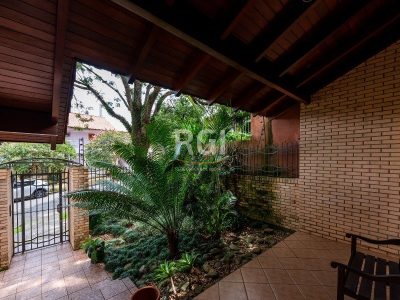 Casa à venda com 420m², 3 quartos, 1 suíte, 7 vagas no bairro Santa Tereza em Porto Alegre - Foto 46