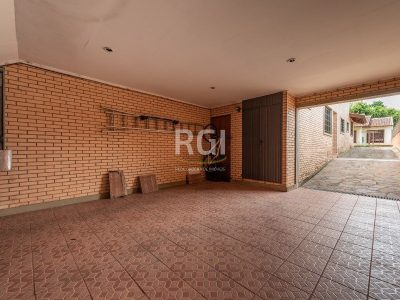 Casa à venda com 420m², 3 quartos, 1 suíte, 7 vagas no bairro Santa Tereza em Porto Alegre - Foto 44