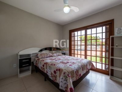 Casa à venda com 420m², 3 quartos, 1 suíte, 7 vagas no bairro Santa Tereza em Porto Alegre - Foto 41