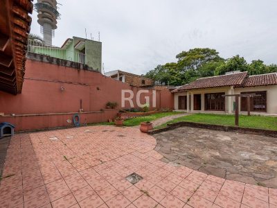 Casa à venda com 420m², 3 quartos, 1 suíte, 7 vagas no bairro Santa Tereza em Porto Alegre - Foto 34