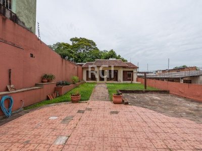 Casa à venda com 420m², 3 quartos, 1 suíte, 7 vagas no bairro Santa Tereza em Porto Alegre - Foto 32