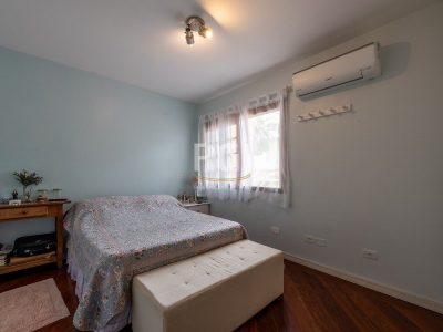 Casa à venda com 420m², 3 quartos, 1 suíte, 7 vagas no bairro Santa Tereza em Porto Alegre - Foto 28