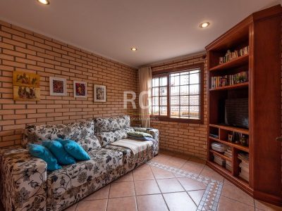 Casa à venda com 420m², 3 quartos, 1 suíte, 7 vagas no bairro Santa Tereza em Porto Alegre - Foto 8