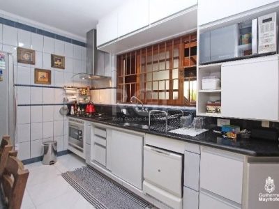 Casa à venda com 189m², 3 quartos, 1 suíte, 2 vagas no bairro Ipanema em Porto Alegre - Foto 11