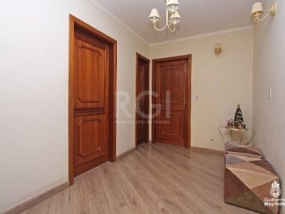 Casa à venda com 189m², 3 quartos, 1 suíte, 2 vagas no bairro Ipanema em Porto Alegre - Foto 9