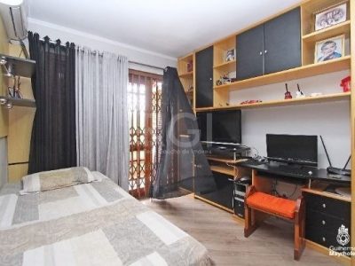 Casa à venda com 189m², 3 quartos, 1 suíte, 2 vagas no bairro Ipanema em Porto Alegre - Foto 23