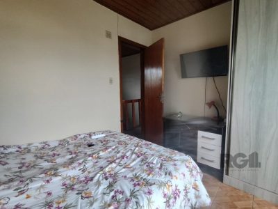 Casa à venda com 198m², 3 quartos, 1 suíte, 2 vagas no bairro Tristeza em Porto Alegre - Foto 20