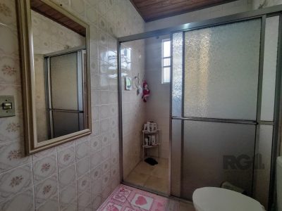 Casa à venda com 198m², 3 quartos, 1 suíte, 2 vagas no bairro Tristeza em Porto Alegre - Foto 23