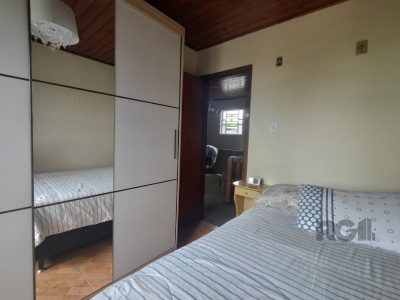 Casa à venda com 198m², 3 quartos, 1 suíte, 2 vagas no bairro Tristeza em Porto Alegre - Foto 28