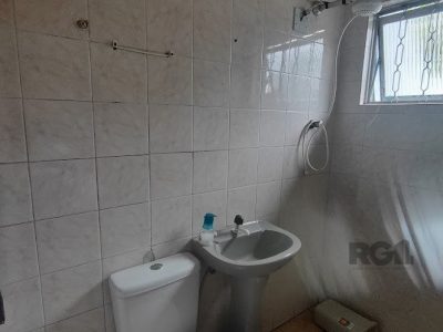 Casa à venda com 198m², 3 quartos, 1 suíte, 2 vagas no bairro Tristeza em Porto Alegre - Foto 46