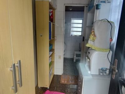 Casa à venda com 198m², 3 quartos, 1 suíte, 2 vagas no bairro Tristeza em Porto Alegre - Foto 47