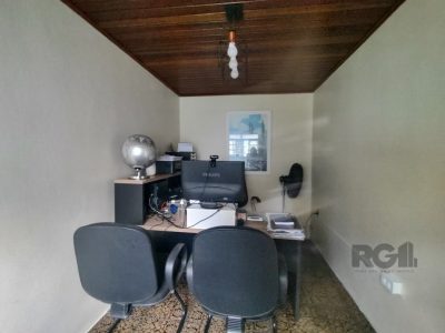 Casa à venda com 198m², 3 quartos, 1 suíte, 2 vagas no bairro Tristeza em Porto Alegre - Foto 48