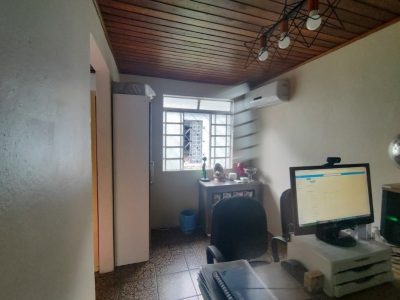 Casa à venda com 198m², 3 quartos, 1 suíte, 2 vagas no bairro Tristeza em Porto Alegre - Foto 49