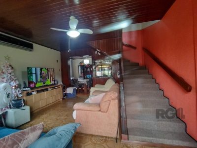 Casa à venda com 198m², 3 quartos, 1 suíte, 2 vagas no bairro Tristeza em Porto Alegre - Foto 6