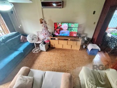 Casa à venda com 198m², 3 quartos, 1 suíte, 2 vagas no bairro Tristeza em Porto Alegre - Foto 3