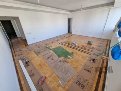 Apartamento à venda com 146m², 3 quartos, 1 suíte, 1 vaga no bairro Auxiliadora em Porto Alegre - Foto 5