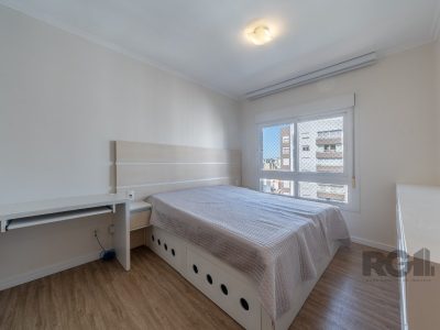 Apartamento à venda com 128m², 3 quartos, 3 suítes, 2 vagas no bairro Menino Deus em Porto Alegre - Foto 8