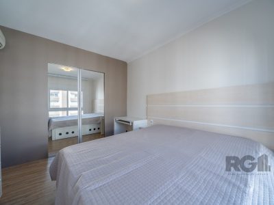 Apartamento à venda com 128m², 3 quartos, 3 suítes, 2 vagas no bairro Menino Deus em Porto Alegre - Foto 10