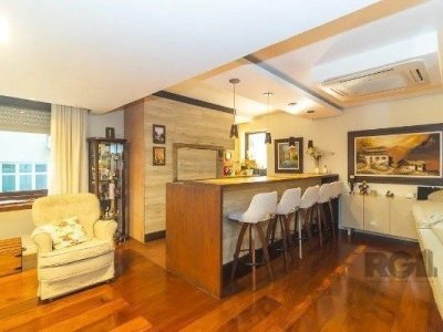 Apartamento à venda com 157m², 2 quartos, 3 suítes, 2 vagas no bairro Rio Branco em Porto Alegre - Foto 3