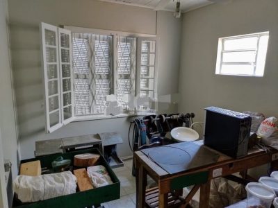 Casa à venda com 181m², 4 quartos, 1 vaga no bairro Rio Branco em Porto Alegre - Foto 28