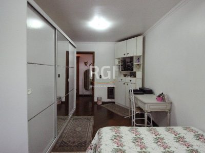 Casa à venda com 280m², 3 quartos, 2 vagas no bairro Petrópolis em Porto Alegre - Foto 2