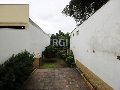 Casa à venda com 280m², 3 quartos, 2 vagas no bairro Petrópolis em Porto Alegre - Foto 20