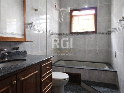 Casa à venda com 280m², 3 quartos, 2 vagas no bairro Petrópolis em Porto Alegre - Foto 21