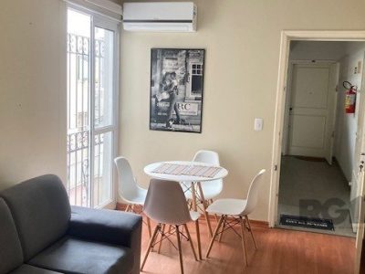 Apartamento à venda com 61m², 2 quartos, 2 vagas no bairro Petrópolis em Porto Alegre - Foto 2