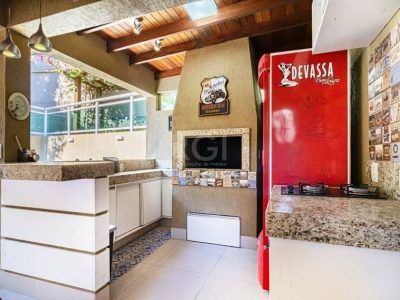 Casa à venda com 264m², 4 quartos, 1 suíte, 4 vagas no bairro Menino Deus em Porto Alegre - Foto 6