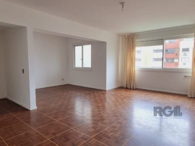 Apartamento à venda com 124m², 3 quartos, 1 suíte, 1 vaga no bairro Menino Deus em Porto Alegre - Foto 3