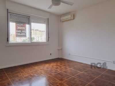 Apartamento à venda com 124m², 3 quartos, 1 suíte, 1 vaga no bairro Menino Deus em Porto Alegre - Foto 6