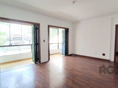 Casa à venda com 417m², 4 quartos, 2 suítes, 1 vaga no bairro Jardim Lindóia em Porto Alegre - Foto 6