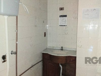 Casa à venda com 417m², 4 quartos, 2 suítes, 1 vaga no bairro Jardim Lindóia em Porto Alegre - Foto 18