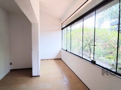 Casa à venda com 417m², 4 quartos, 2 suítes, 1 vaga no bairro Jardim Lindóia em Porto Alegre - Foto 22