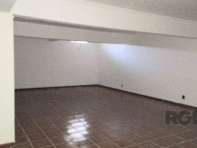 Casa à venda com 417m², 4 quartos, 2 suítes, 1 vaga no bairro Jardim Lindóia em Porto Alegre - Foto 29